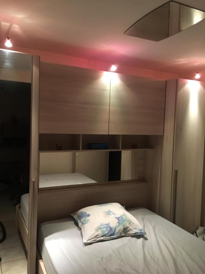 CAVALAIRE vue MER au loin MAISONNETTE TOUT ÉQUIPÉE POUR 4 PERSONNES AVEC PISCINE CLIM WIFI VÉLOS TV BARBECUES Exterior foto